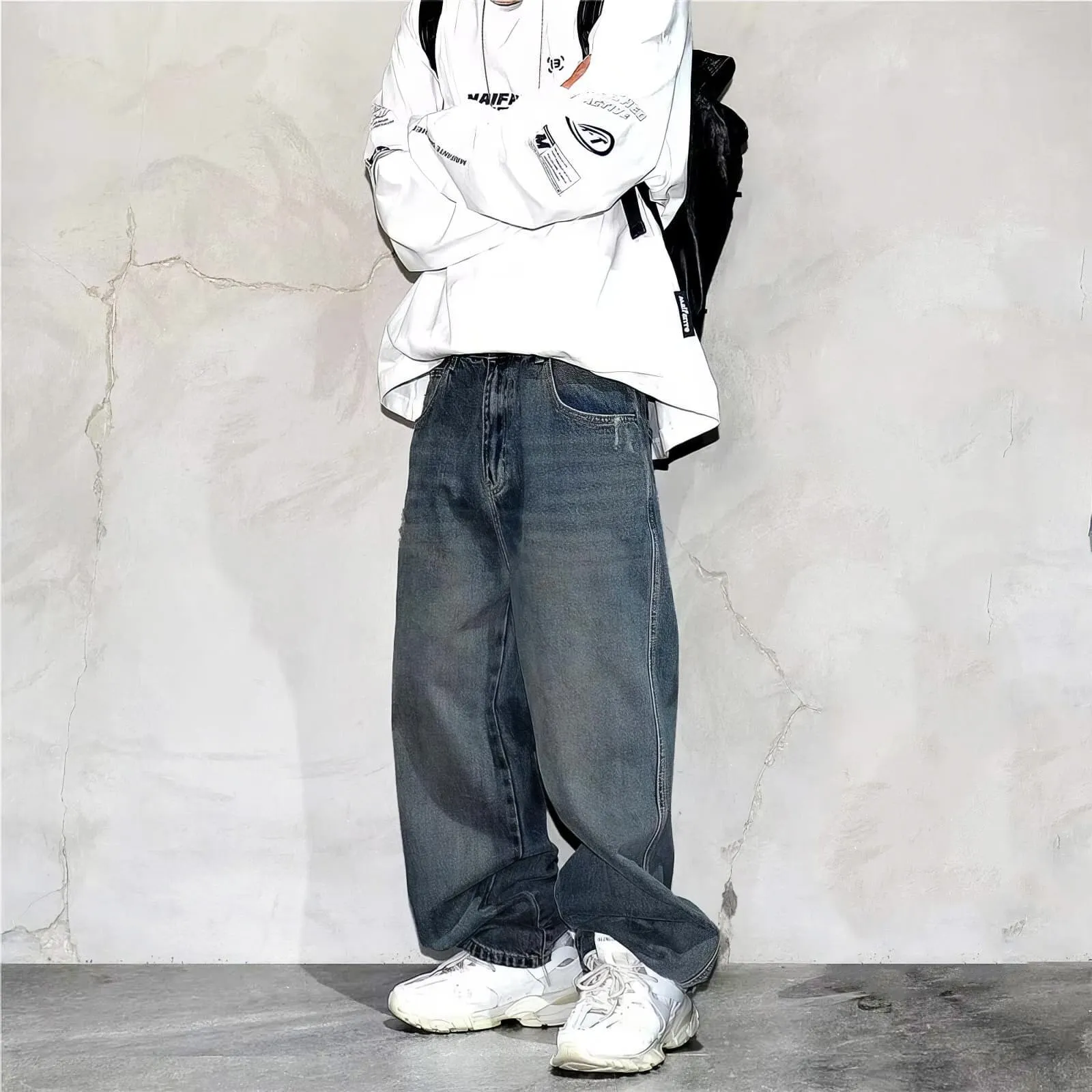 Distressed Dark Blue 90's Baggy Jeans