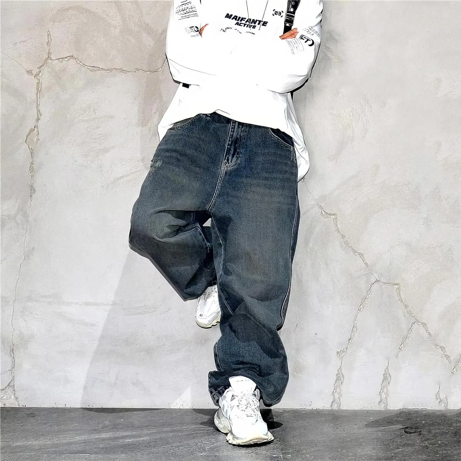 Distressed Dark Blue 90's Baggy Jeans