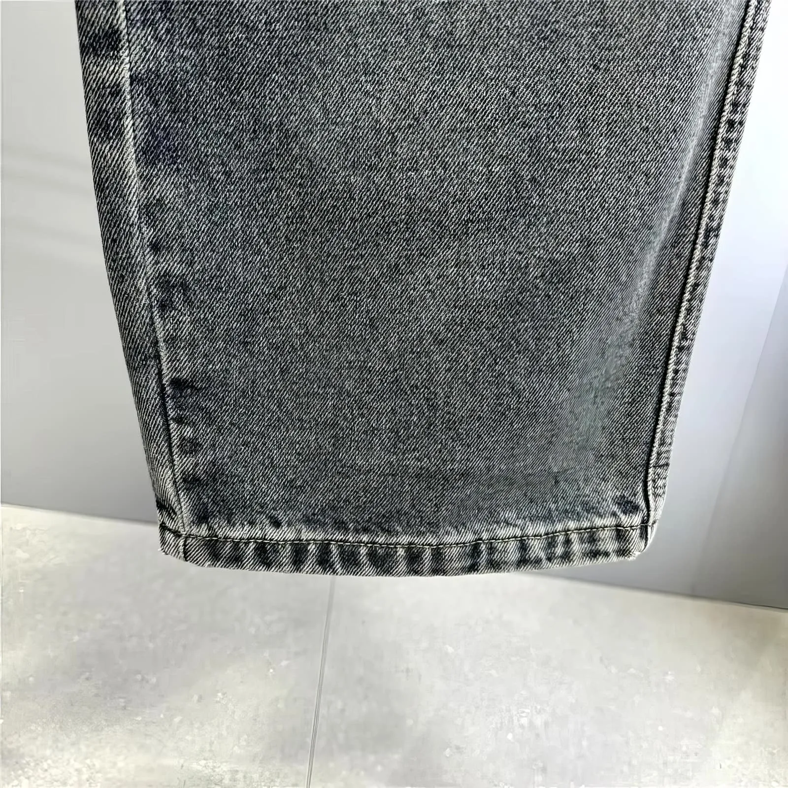 Distressed Dark Blue 90's Baggy Jeans